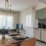 Chelmis Sea Front - Atlantis Apartment *